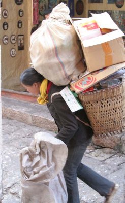 A not unusual sight in LiJiang