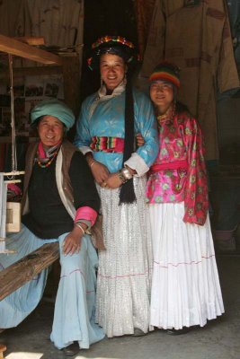 Weaver and Daughters - Li Jiang