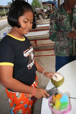 Preparing a coconut drink