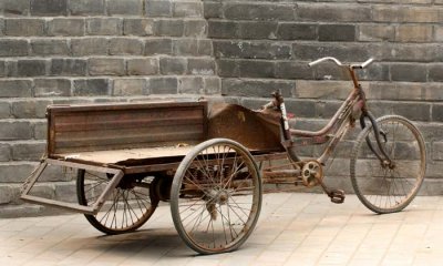 This cart was sitting quite alone along the Xi'an City Wall.