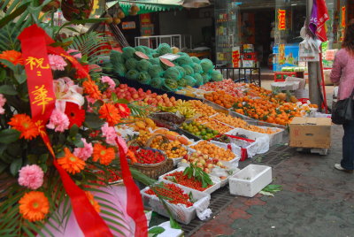 Chengdu neighbourhood market