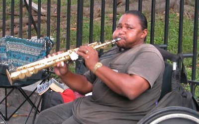 New Orleans Street entertainer