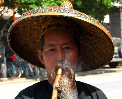 Yangshuo Pipe Smoker