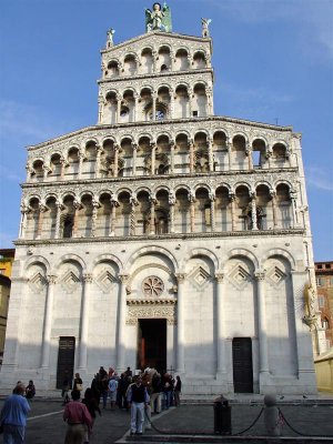 The cathedral in Lucca; remind you of a wedding cake?