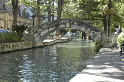 A bridge of the Riverwalk
