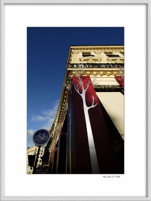 Cartier building on Champs Elysees