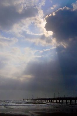 Sunrays Over Pier 48401