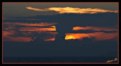 02652 - Sunset (or a nuclear bomb) / Tel-Aviv - Israel