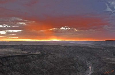 11645 - The sunset above Fish River Canyon / Namibia