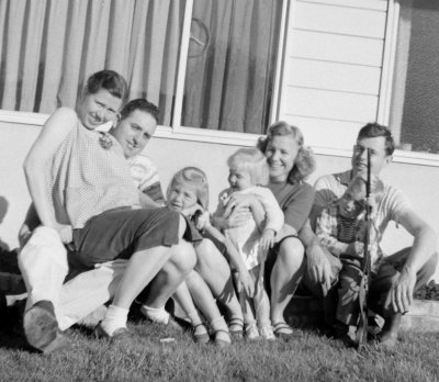 Doris Alex Susan Marian Kath Keith Richard.jpg