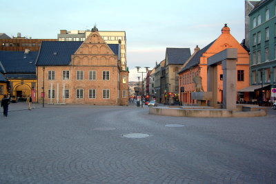 Oslo - Hand Square.JPG
