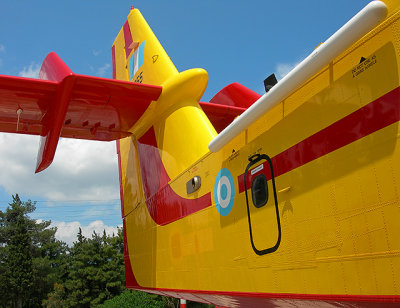 Canadair CL -415 (firefighting airplane)