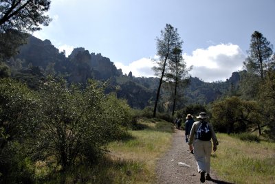Starting our hike on the Juniper Canyon Trail