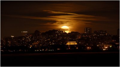 Full Moon rising over the Exploratorium