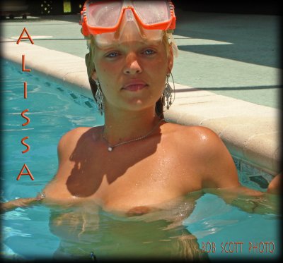 alissa_in_the_pool_nudity