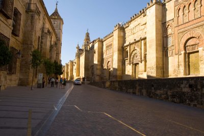 Mezquita exterior (on the right)