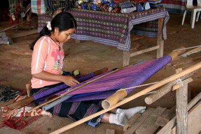 Tisseuse sur soie,  Xa Lat - Vietnam