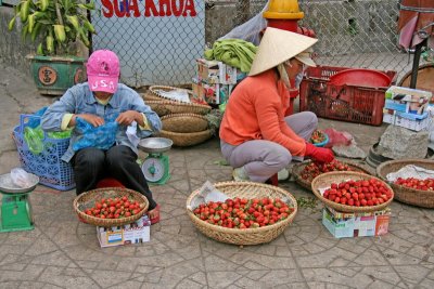 Marchandes de fraises - Dalat - Vietnam