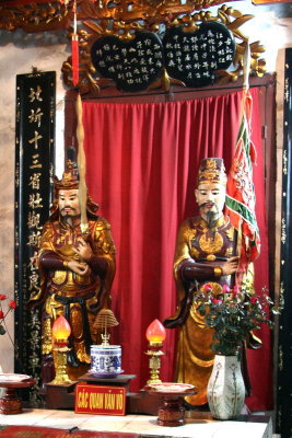 Au Temple Chua Tran Qouc