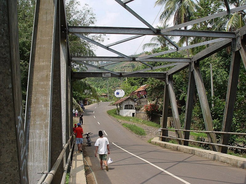 ke Pelabuhan Ratu via Cikidang