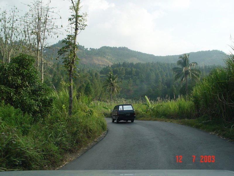 Jalan menuju Guci