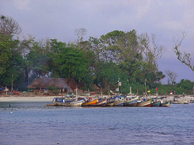 tempat parkir perahu nelayan