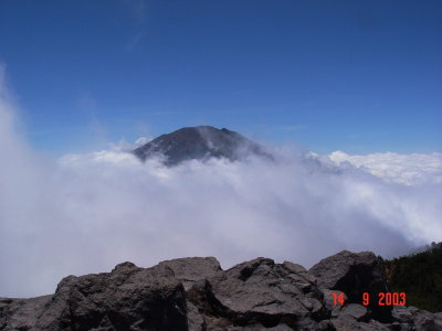 yup, sejajar puncak Merbabu