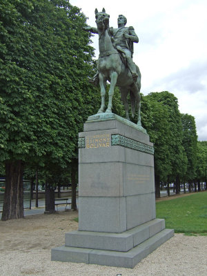 Statue of Simone Bolivar