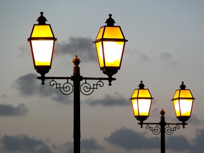 Twin lamps