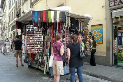 Ref_P1000559streetstand.jpg