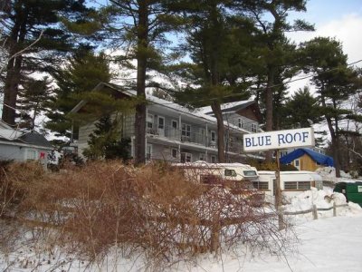 the blue roof motel