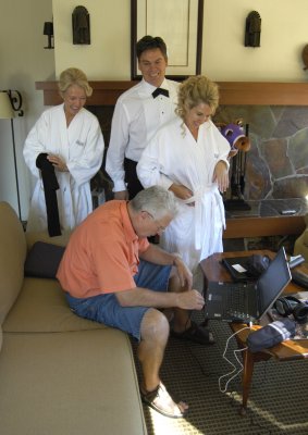 bride/groom w/friends snoqualmie lodge
