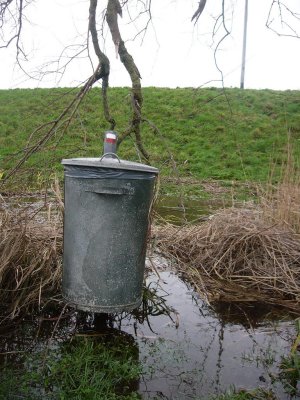 Onderweg naar Genemuiden, het Zwarte Water staat hoog