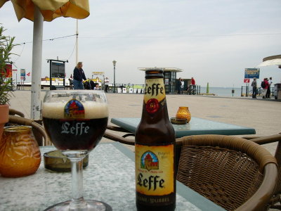 Leffe dubbel op een terras boulevard van  Scheveningen