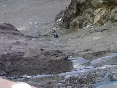 Meike in steile klim met staaldraden vanaf SajatHtte naar Kreuzspitze
