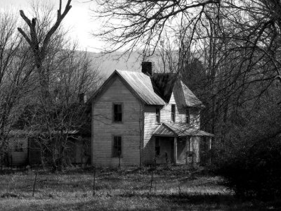 JPG CS BW Old House PC020420.jpg