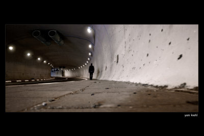under tunnel2.jpg