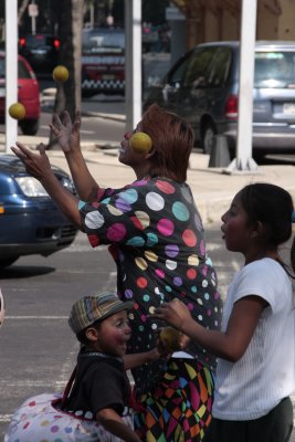 PAYASOS CALLEJEROS