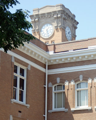 Brownstown IN Courthouse