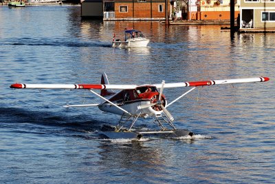 Taxing Float Plane