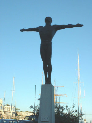 Monte Carlo Marina statue.