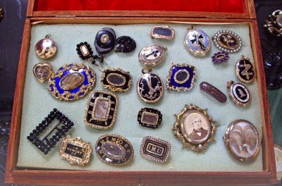 Funeral jewelery