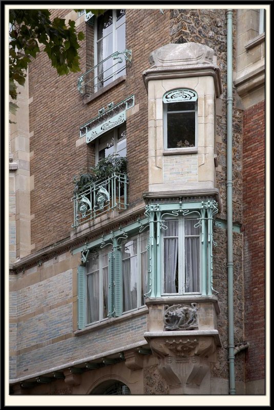 Windows, Castel Beranger, 14 Rue la Fontaine, 1897-98