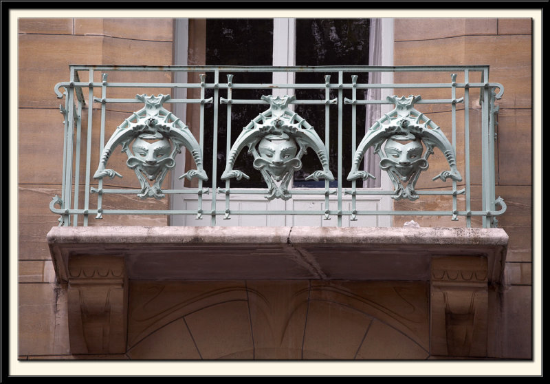Balcony, Castel Beranger, 14 Rue la Fontaine, 1897-98
