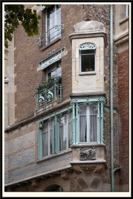Windows, Castel Beranger, 14 Rue la Fontaine, 1897-98