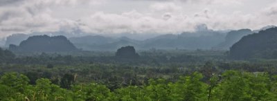 khao sok river valley