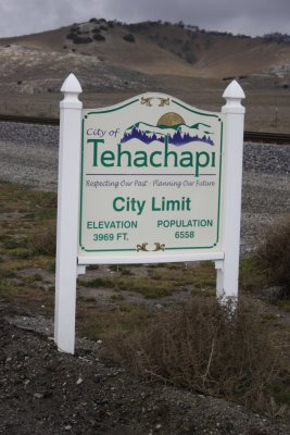Tehachapi sign.JPG