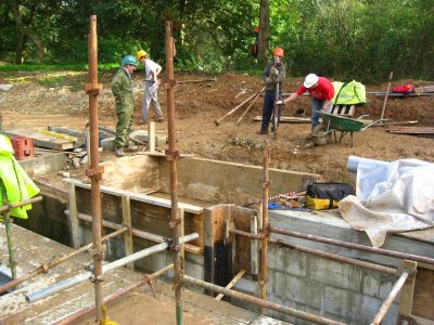 Preparing the shuttering for the towpath side quion coping