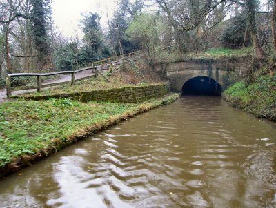 369 30th March 2005 Lower Peak Forest Canal.JPG