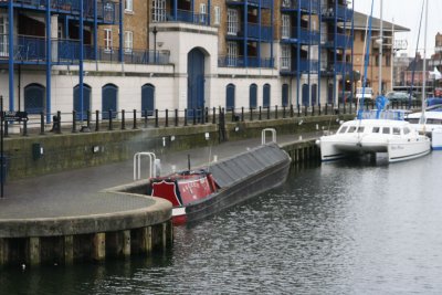 The day started with moving the boat from Limehouse ..